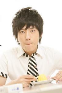 井柏然资料详细资料,从青春偶像到实力派演员的蜕变之路  第3张